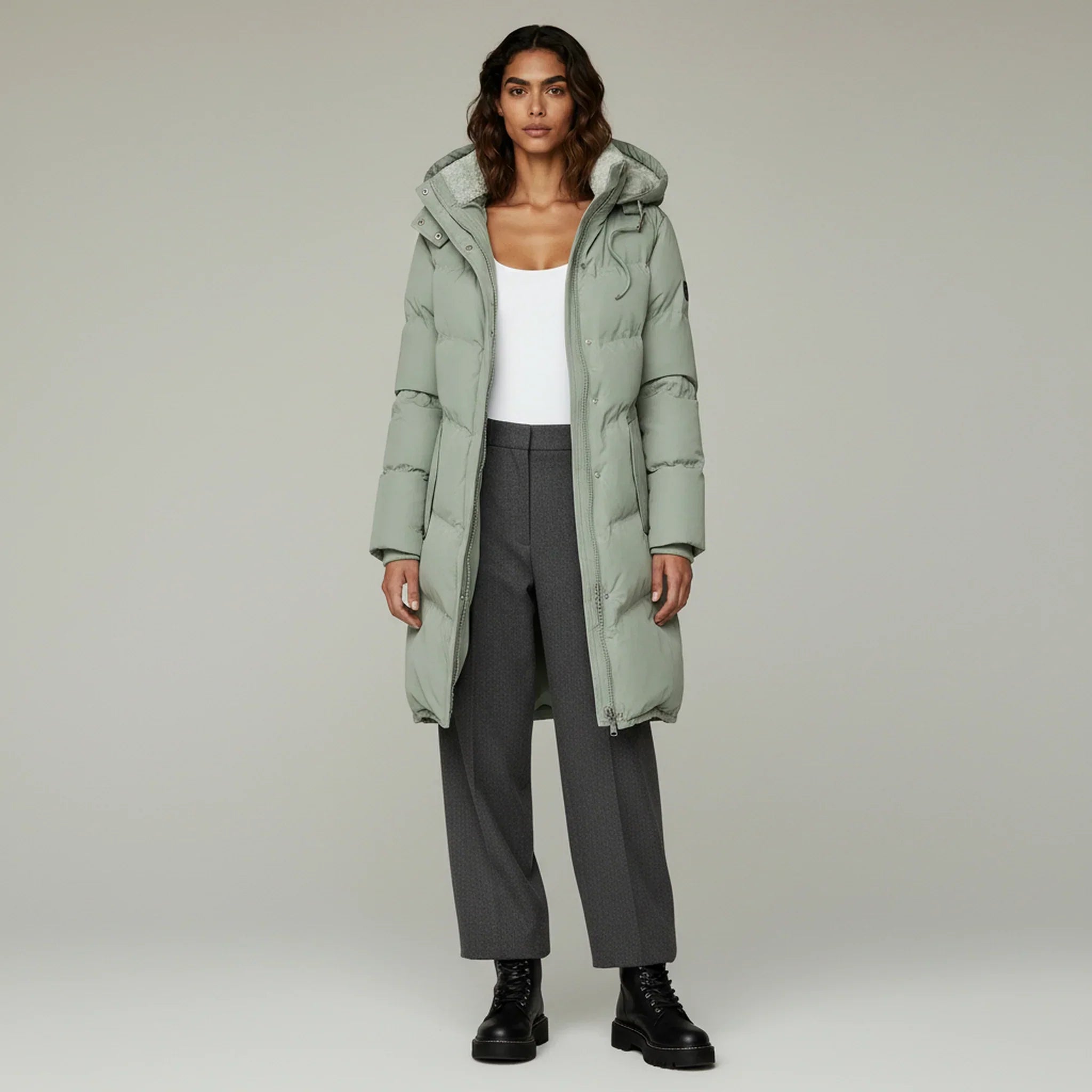 Cappotto Invernale Trapuntato con Cappuccio Elegante da Donna